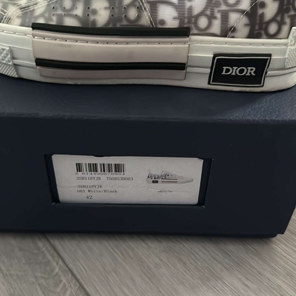 Dior White and Gray Men's Sneakers - Picture 2 of 4